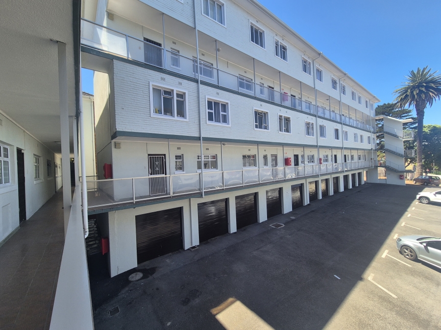 2 Bedroom Property for Sale in Wynberg Upper Western Cape